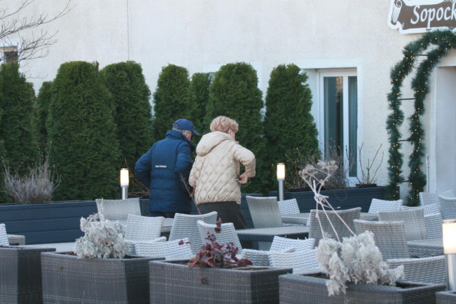 Stefan Friedmann z żoną na spacerze