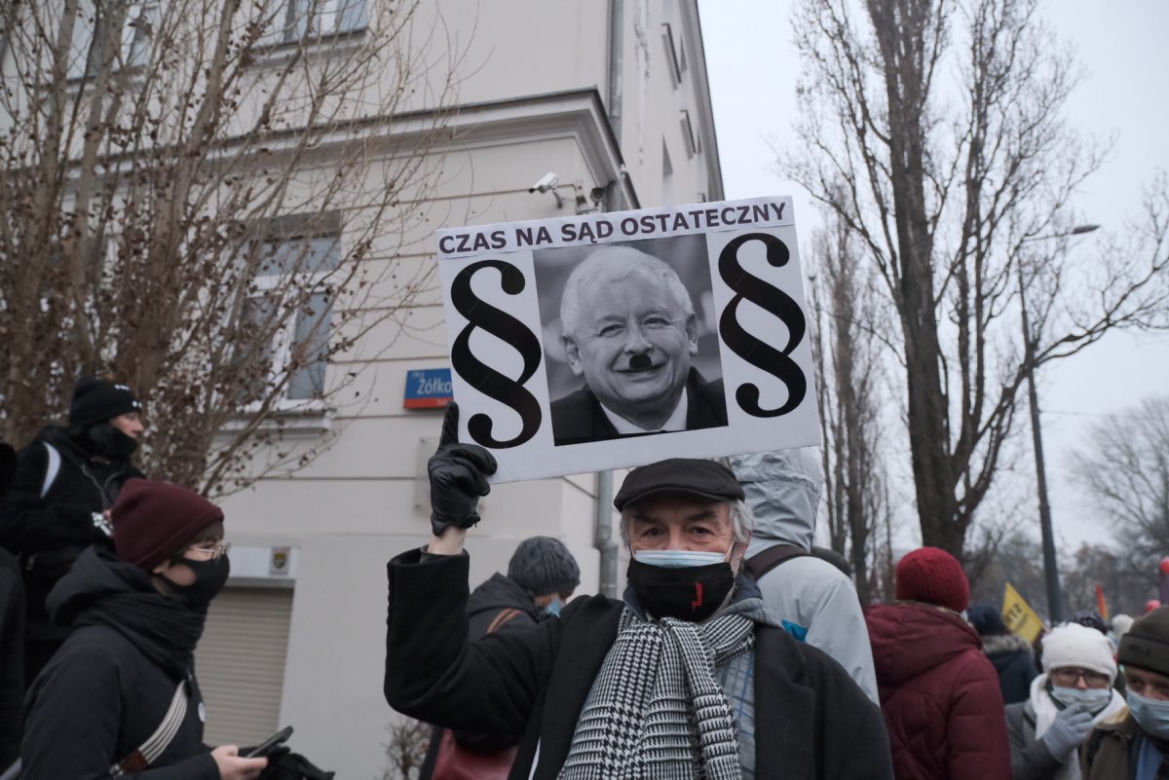 Dom Jarosława Kaczyńskiego otoczony jak twierdza