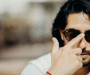 Zauważyłeś żółtą plamkę na oku? To może być skutek błędu, który popełniasz latem