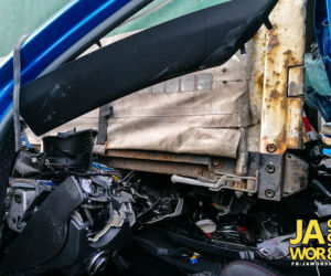 Alfa romeo wbiła się w ciężarówkę. Szokujące wypadek na A4 