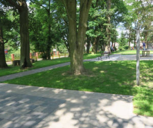 Zmodernizowany park w Wielgowie