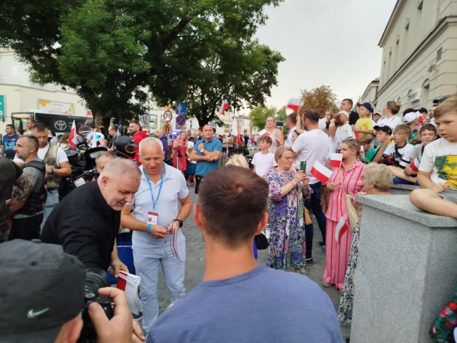„Cześć i chwała bohaterom!”. Siedlczanie spotkali się w centrum miasta, by uczcić 82. rocznicę wybuchu Powstania Warszawskiego