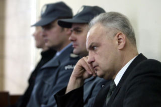 Tajemnicza śmierć i pogrzeb w sekrecie. Znany prokurator Jerzy Hop i jego syn nie żyją. Ostatnie pożegnanie