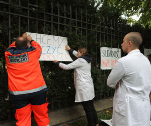 16 000 za zduszenie strajku, 3000 za ratowanie życia