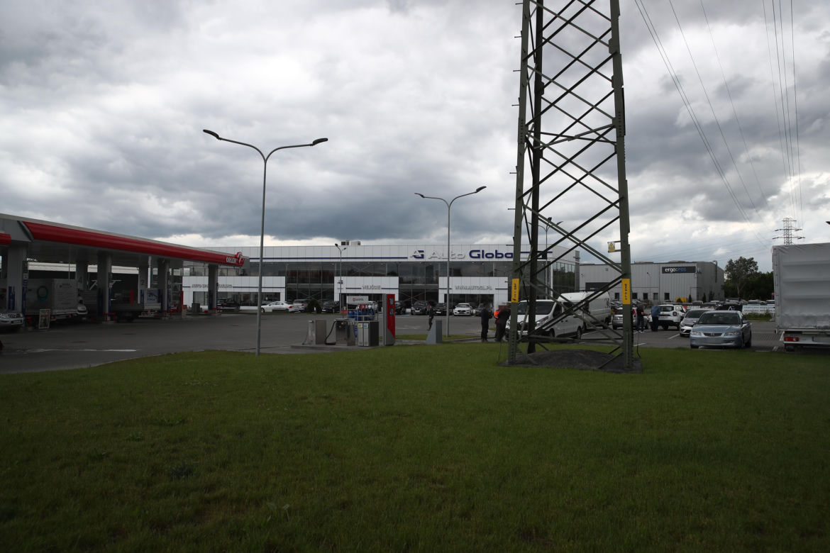 Zagadkowa śmerć na parkingu