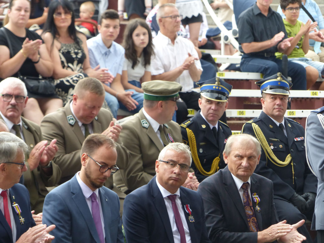 Awanse i odznaczenia