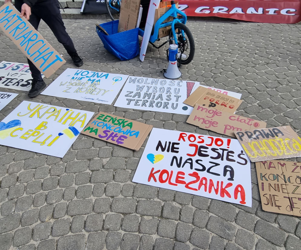 Ulicami Lublina przeszła po raz 6 Manifa. Tym razem - w geście solidarności z Ukrainą