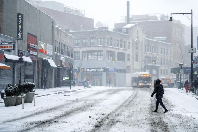 Ofiary śmiertelne, milion ludzi bez prądu w USA! Burza śnieżna atakuje
