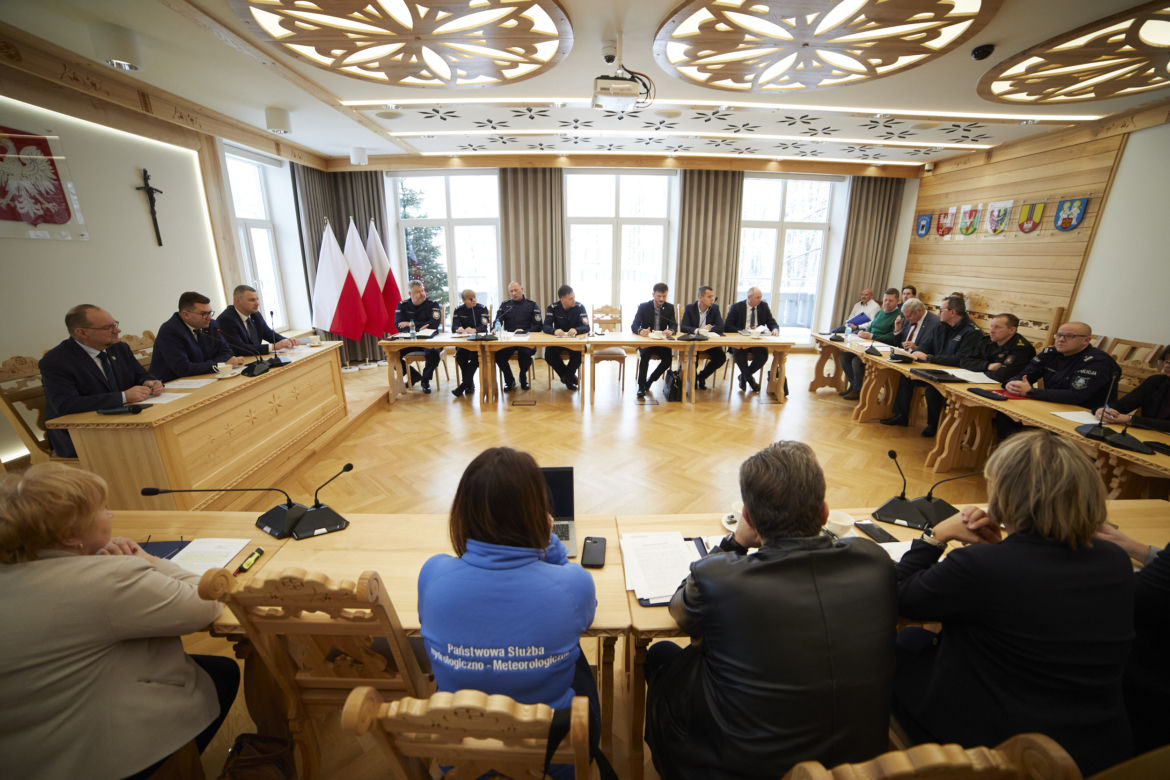 Posiedzenie Wojewódzkiego Zespołu Zarządzania Kryzysowego "Bezpieczne ferie dla dzieci i młodzieży w województwie małopolskim – 2023"