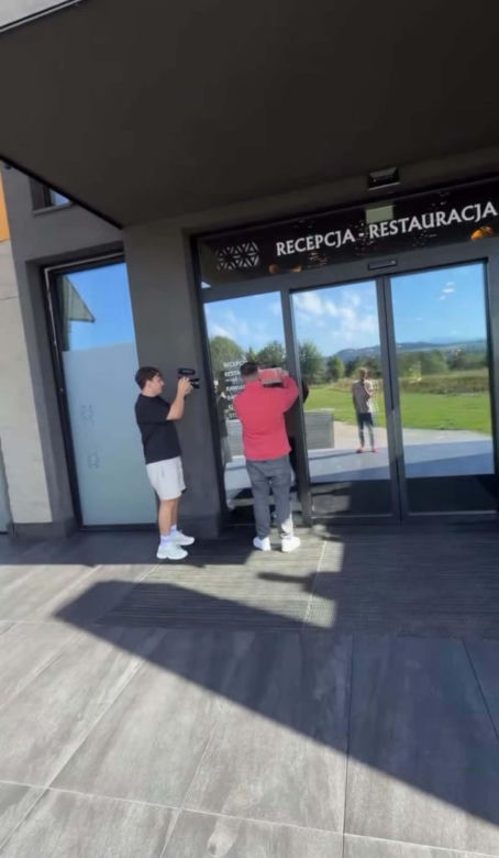 Książulo przyznał Gessler naklejkę MUALA