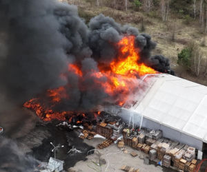 Potężny pożar w Czosnowie