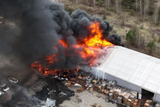 Potężny pożar w Czosnowie