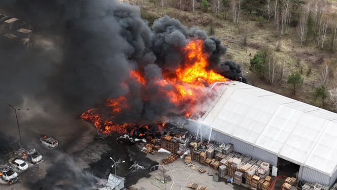 Potężny pożar w Czosnowie