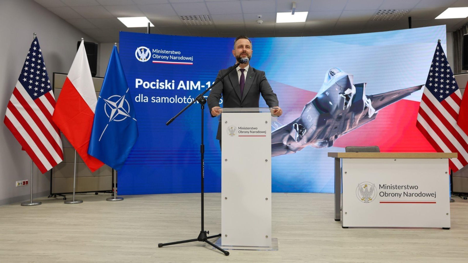 Umowa na AIM-120D AMRAAM