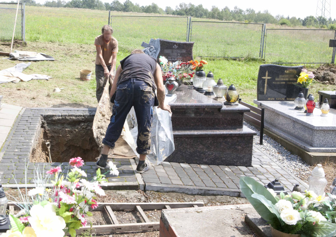 Pogrzeb sióstr zamordowanych w zamachu w Nicei