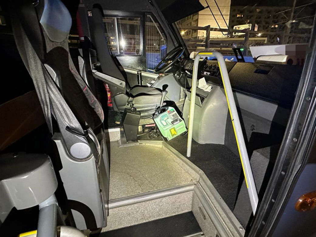 Napad na kierowcę autobusu w samym centrum Warszawy! Sprawcy w rękach policji