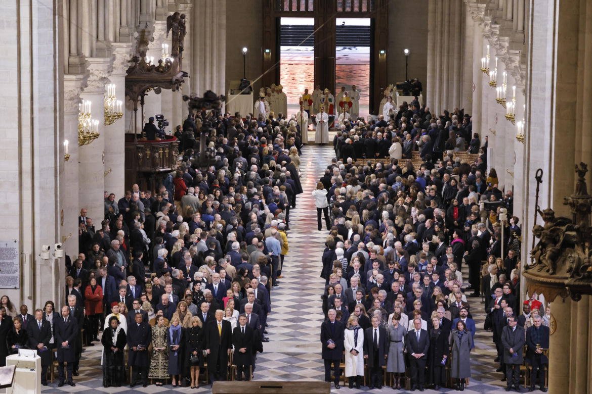 Paryż. Uroczyste otwarcie katedry Notre Dame