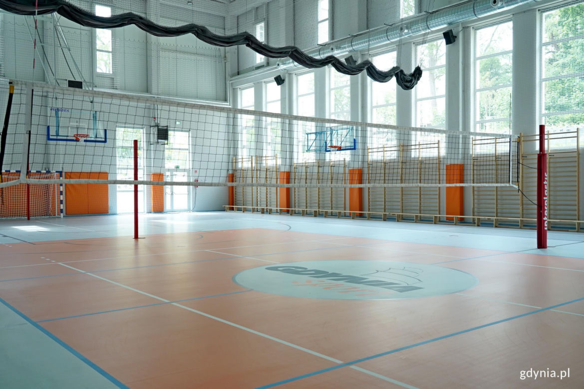 Hala sportowa przy ZSHG w Gdyni, ul. Morska 77