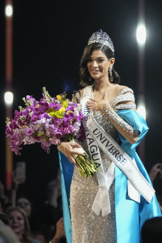 Miss Universe oskarżona o zdradę! "Nie może wrócić do kraju"