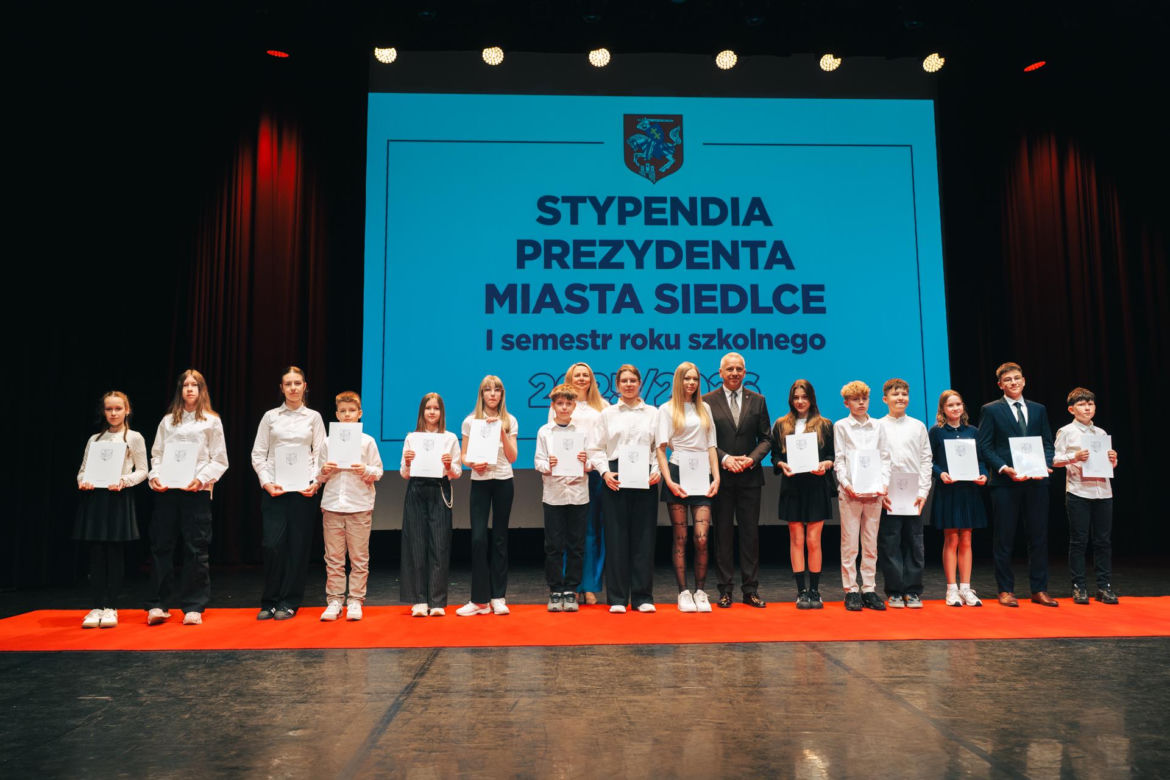 Najzdolniejsi uczniowie odebrali stypendia Prezydenta Miasta Siedlce