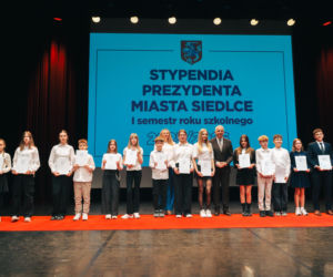 Najzdolniejsi uczniowie odebrali stypendia Prezydenta Miasta Siedlce