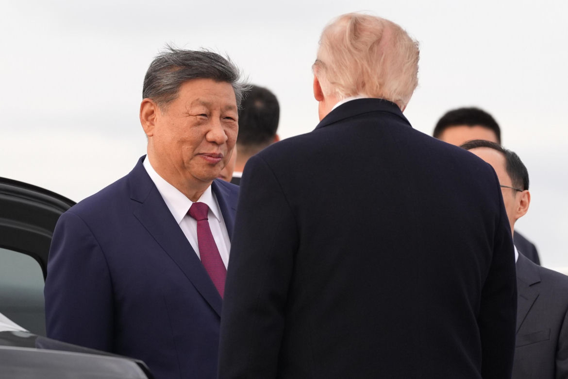 Przywódca Chin przyleciał do USA. Też przeszedł po czerwonym dywanie