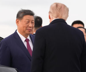 Przywódca Chin przyleciał do USA. Też przeszedł po czerwonym dywanie