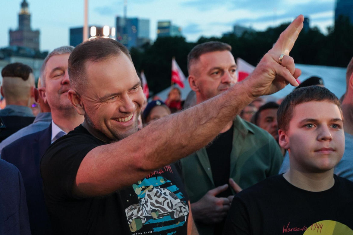 Karol Nawrocki śpiewa (nie)zakazane piosenki