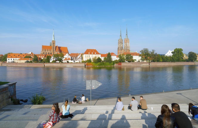 Wrocław pokonał Warszawę w sieci. Zaskakujące wyniki nowego rankingu miast