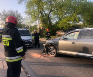 Wypadek przy Obozowej. Dwóch strażników miejskich w szpitalu