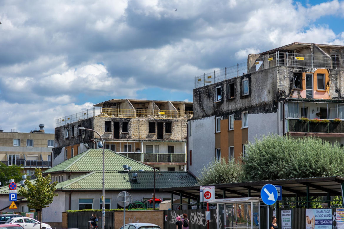 Blok w Ząbkach po pożarze