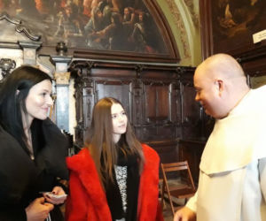 Roksana Węgiel w czerwonym futerku na Jasnej Górze. Opowiedziała o swojej wierze [ZDJĘCIA]