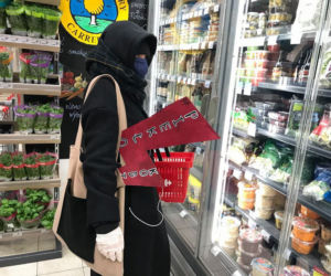 Mieszkanki Otwocka protestują w kolejce do sklepu