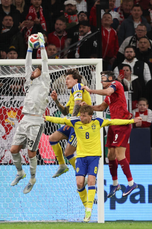 Victor Lindelof (Szwecja)