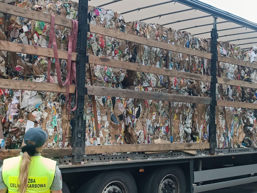25 ton nielegalnych odpadów ze Szwecji zatrzymane w Polsce