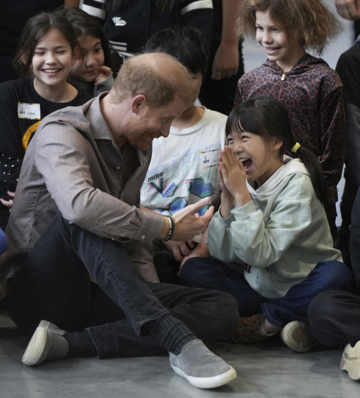 Książę Harry upodabnia się do księcia Williama! To zdjęcie mówi wszystko