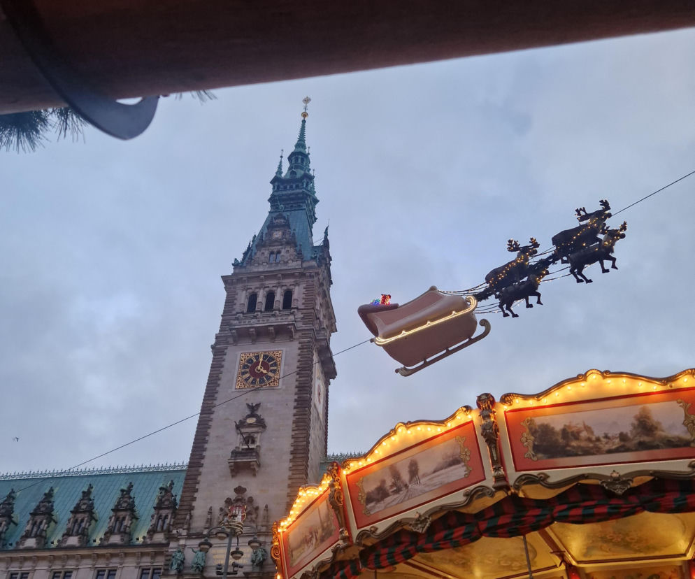 Jarmarki świąteczne: Gdańsk czy Hamburg? Latający Mikołaj kontra swojska kuchnia