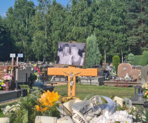 Grób ofiar wypadku w Jamnicy. Marzena i Mariusz osierocili trójkę dzieci [ZDJĘCIA]