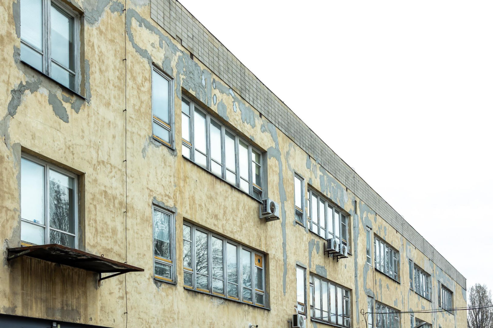 Dawna szkoła powszechna na Słomińskiego 1 w Warszawie