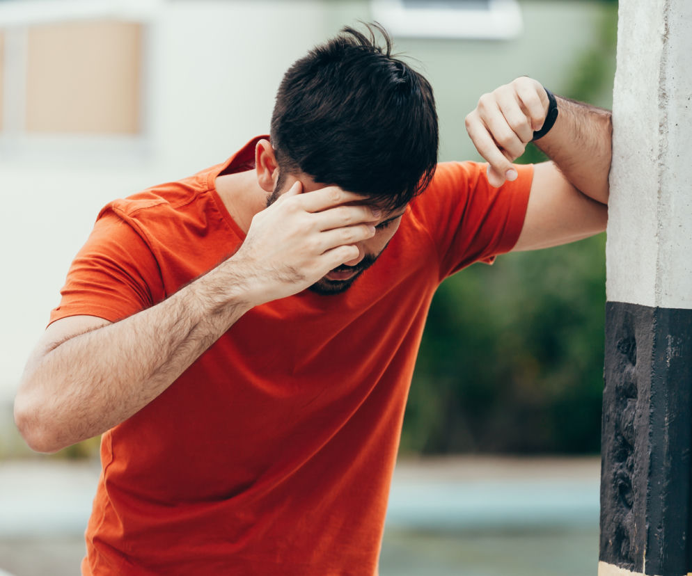 Masz zadyszkę podczas wnoszeniu zakupów? Te proste ćwiczenia w domu ułatwią codzienne obowiązki