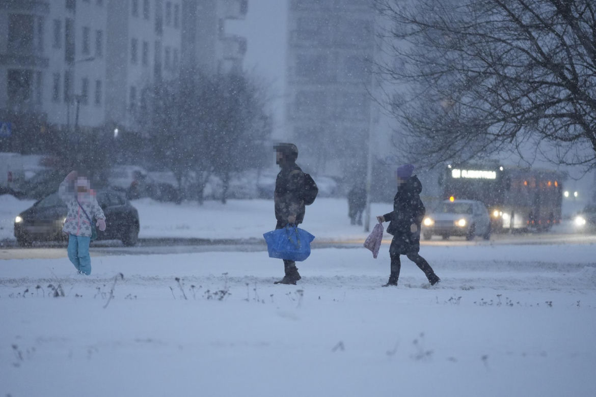 Śnieżyce przechodzą nad Polską. W Warszawie ogłoszono akcję ALFA