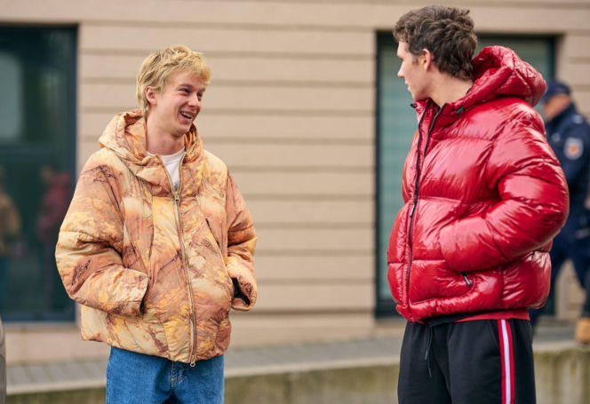 "Na Wspólnej", odcinek 4170: Julka martwi się o Kosmę, a o jego zniknięcie obwinia Leona