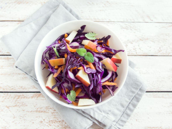 Tę hawajską surówkę robię w 5 minut. Pasuje do każdego obiadu i zachwyca smakiem