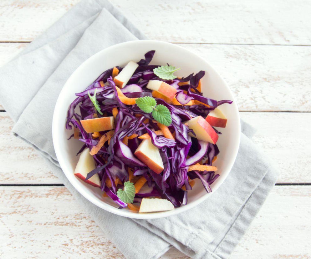 surówka z czerwonej kapusty po hawajsku