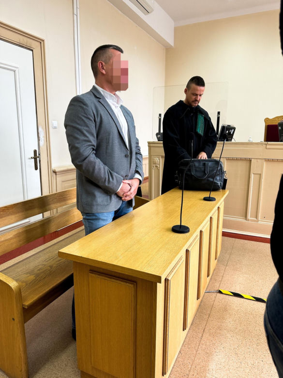 Miał znęcać się nad świadkiem. Na nagraniu płacz, krzyk i wulgaryzmy. Policjant przed sądem