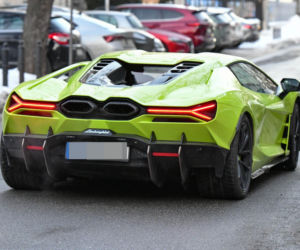 Klaudia Halejcio, mąż jej otworzył auto za całusa