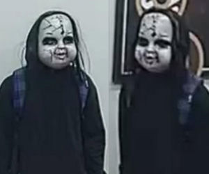 Mężczyzna w masce lalki Chucky terroryzuje przechodniów. Pytał kobietę, czy jest gotowa na śmierć