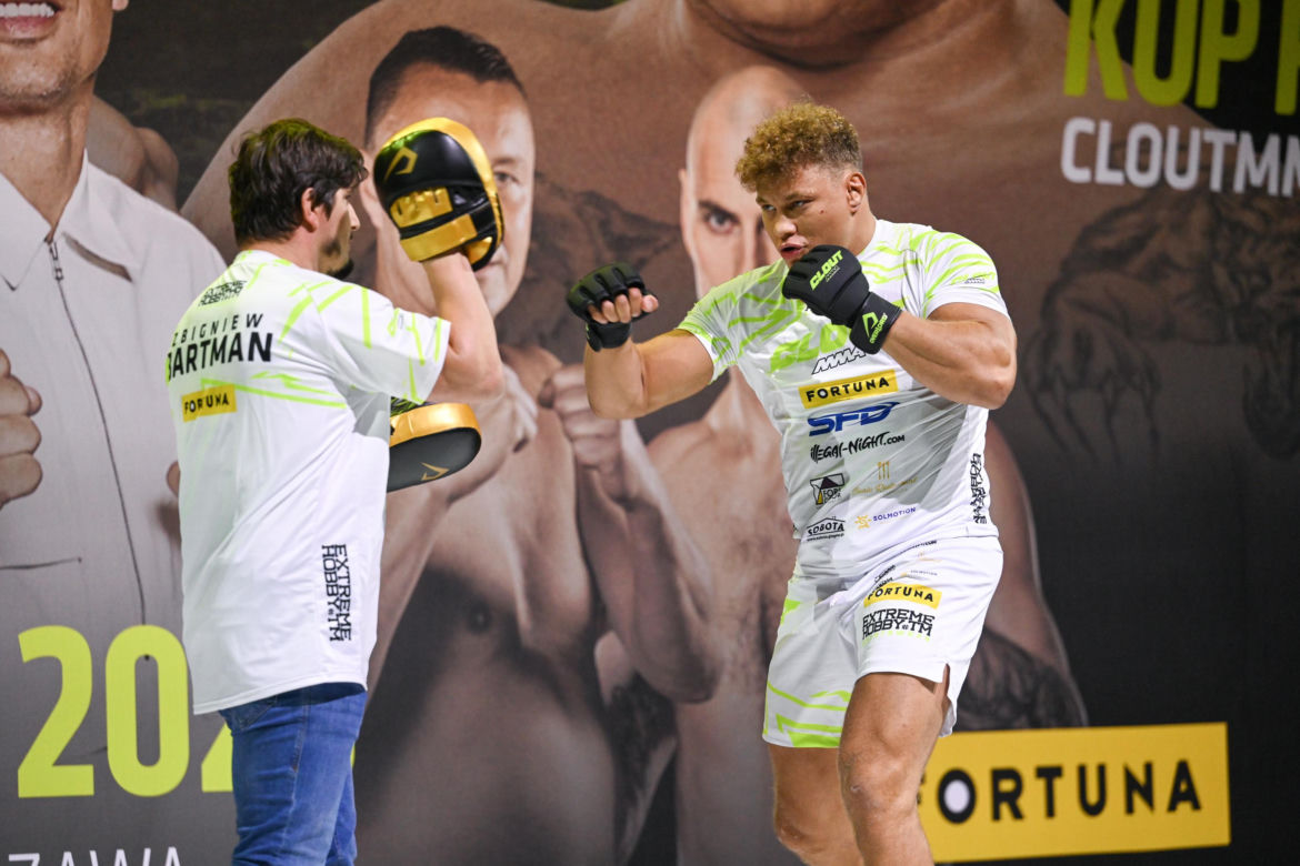 Clout MMA ważenie