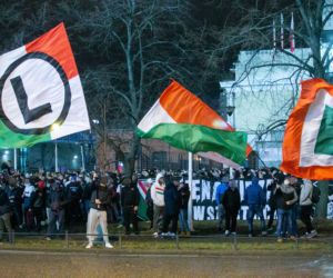 Kibice pod stadionem Legii