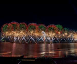 Ras Al Khaimah z nowym rekordem Guinnessa! Takim pokazem fajerwerków i dronów powitali nowy rok [ZDJĘCIA]